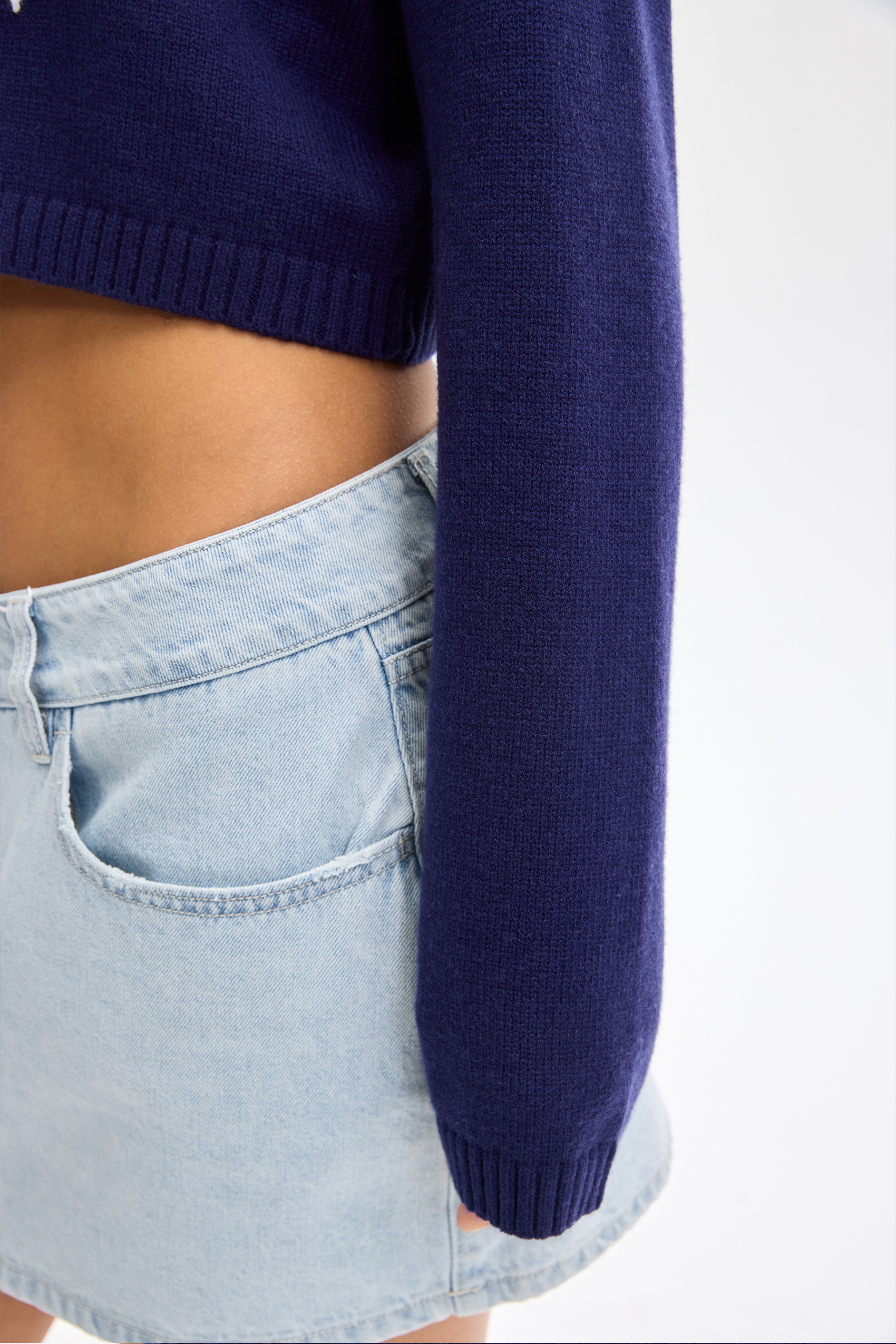 Vessira Women's Fashionable Pullover Womenswear Day