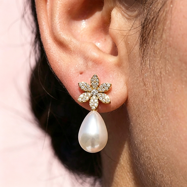 Floral Tear Pearl Earrings