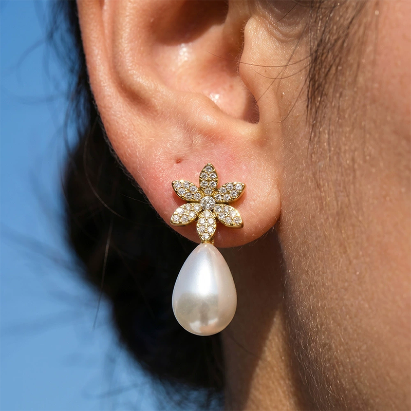 Floral Tear Pearl Earrings