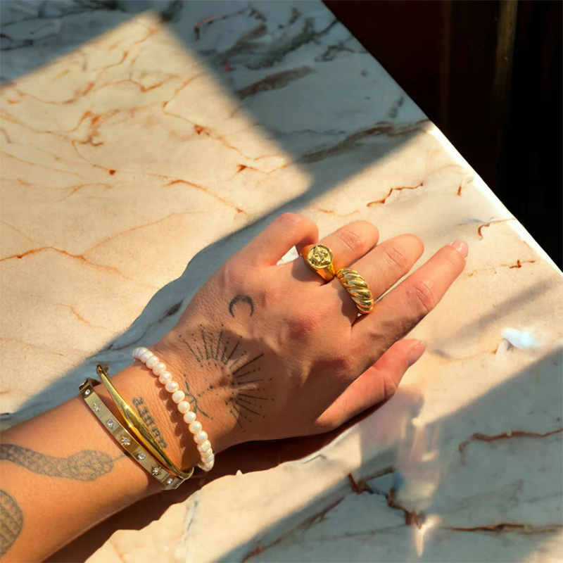 Croissantia Ring