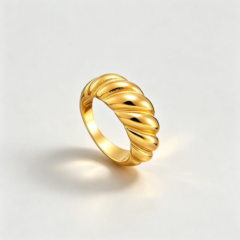 Croissantia Ring