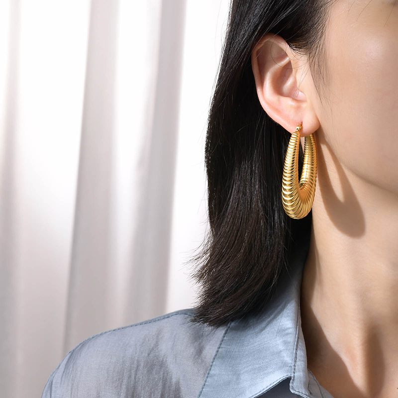 Ribbed Teardrop Chunky Hoop Earrings
