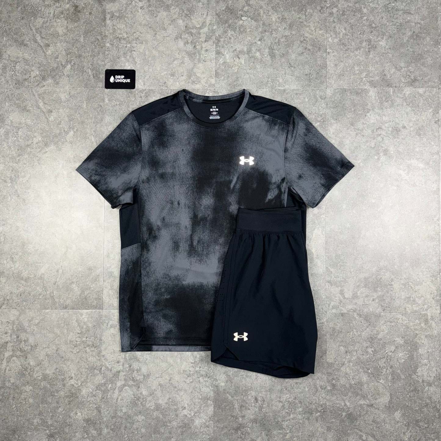 UNDER ARMOUR SPEED STRIDE T-SHIRT BLACK & LAUNCH SPEEDPOCKET SHORTS SET