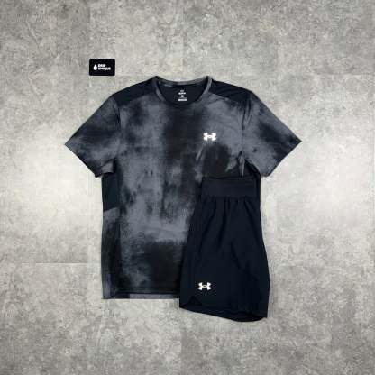 UNDER ARMOUR SPEED STRIDE T-SHIRT BLACK & LAUNCH SPEEDPOCKET SHORTS SET