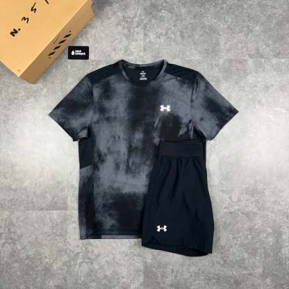 UNDER ARMOUR SPEED STRIDE T-SHIRT BLACK & LAUNCH SPEEDPOCKET SHORTS SET