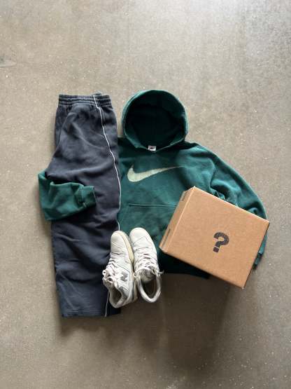 Vintage Outfit Boxes