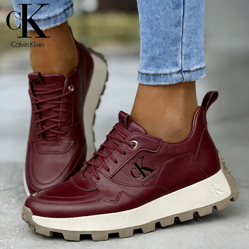 Calvin Klein® 2026 Női sportcipő természetes bőrből, mindennapi viseletre alkalmas.