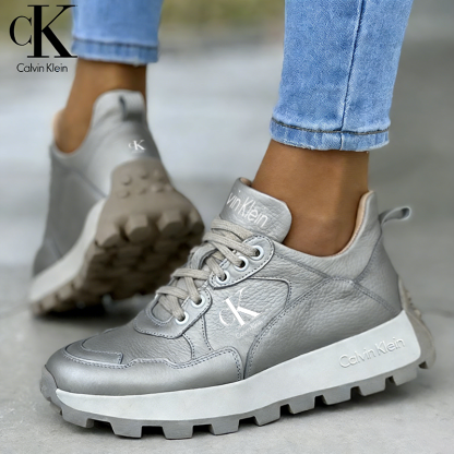 Calvin Klein® 2026 Női sportcipő természetes bőrből, mindennapi viseletre alkalmas.