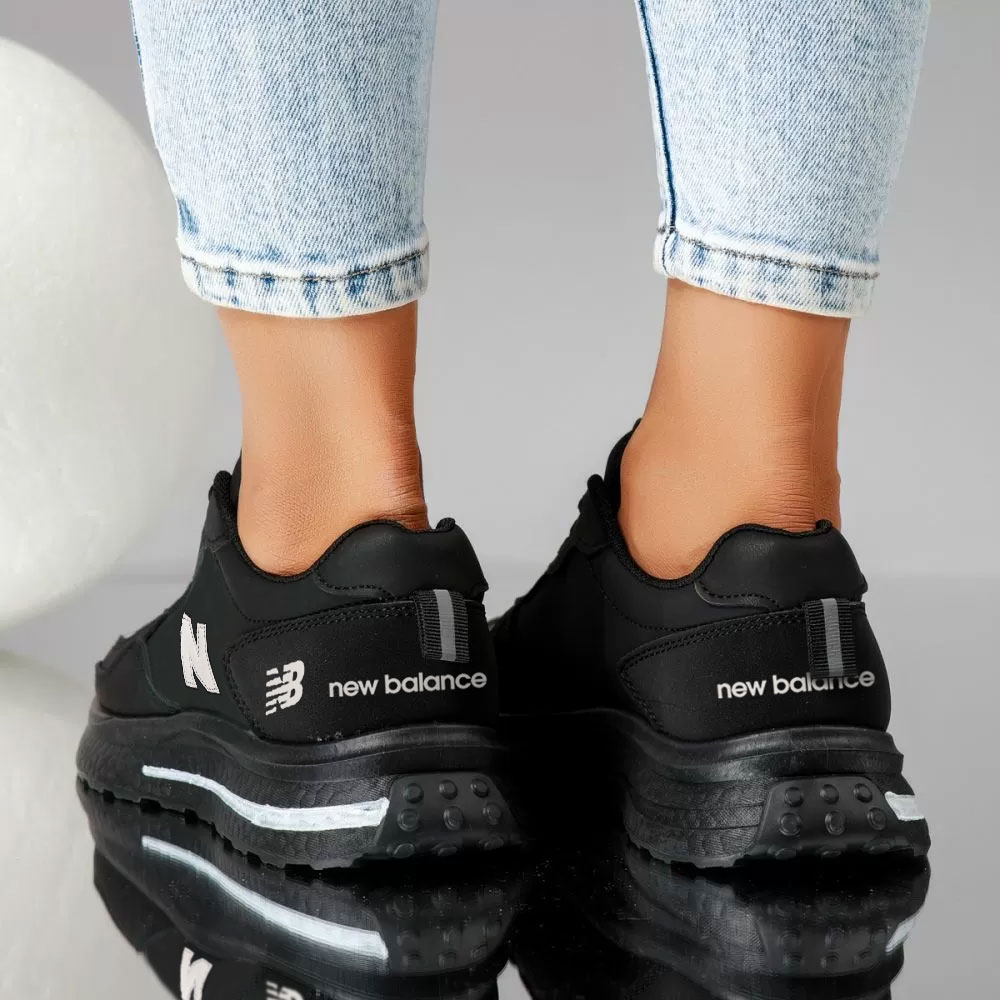 New Balance® Divatos, vastag talpú, csúszásmentes női cipő