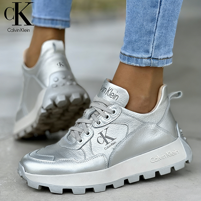 Calvin Klein® 2026 Női sportcipő természetes bőrből, mindennapi viseletre alkalmas.