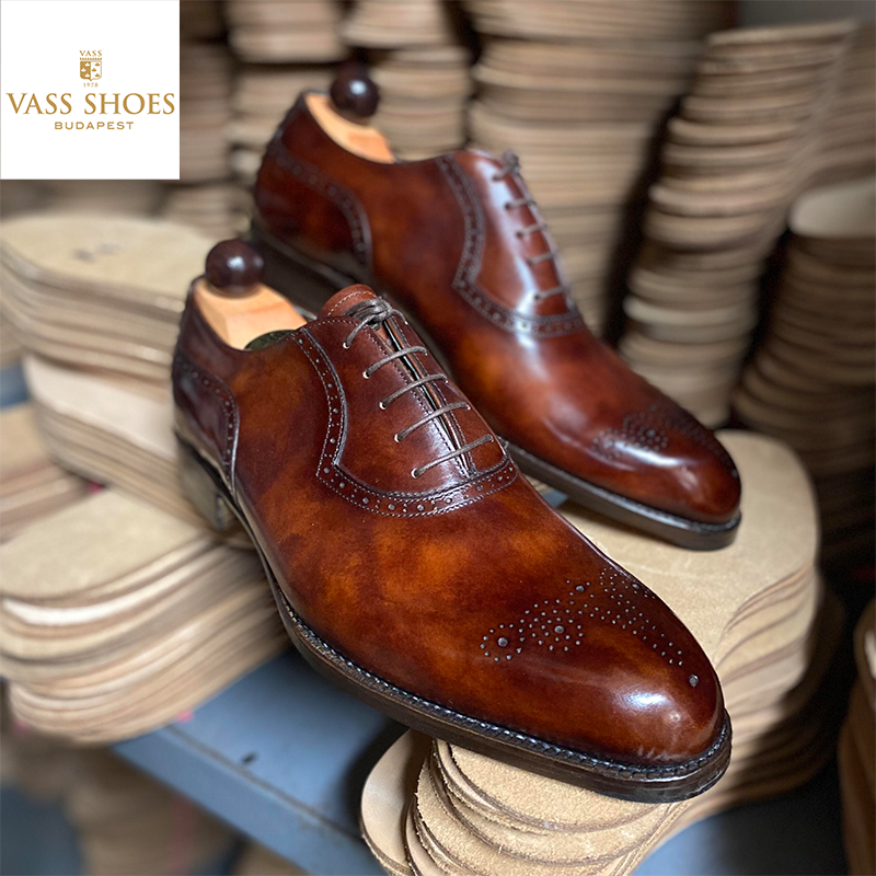 VASS X PEKANTO  Kézzel készített férfi borjúbőr cipő