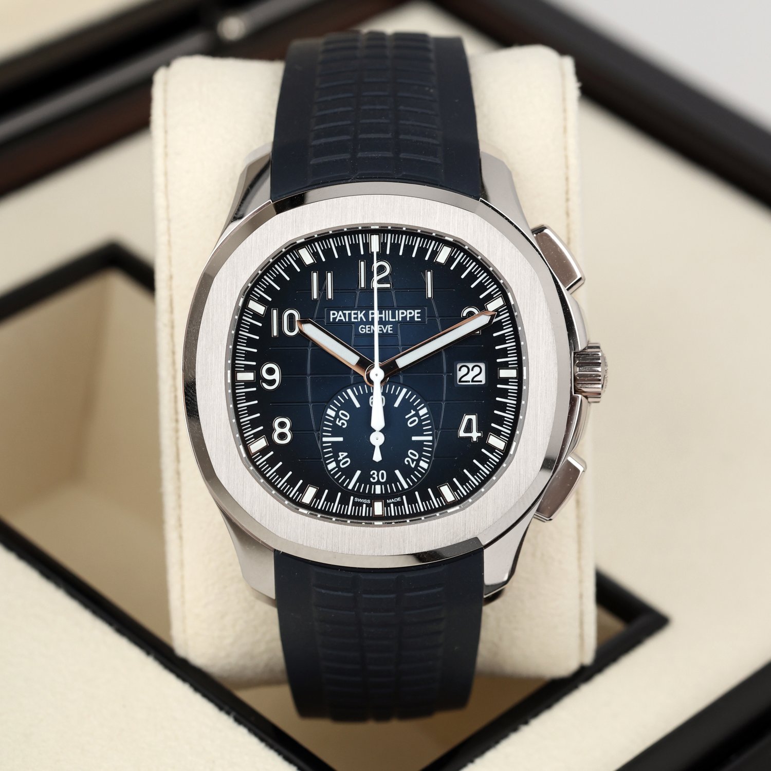 PATthtEK PHILIthtPPE AQUANAUT CHRONOGRAPH 42MM