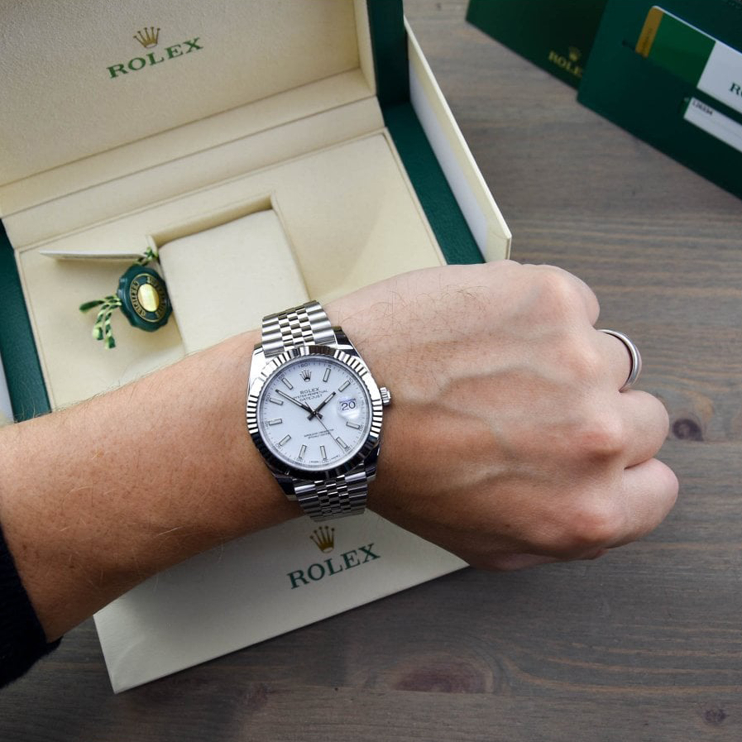 Rolthtex Datejust 41 Oystersteel and 18K White Gold 41 mm White Dial 126334-0010