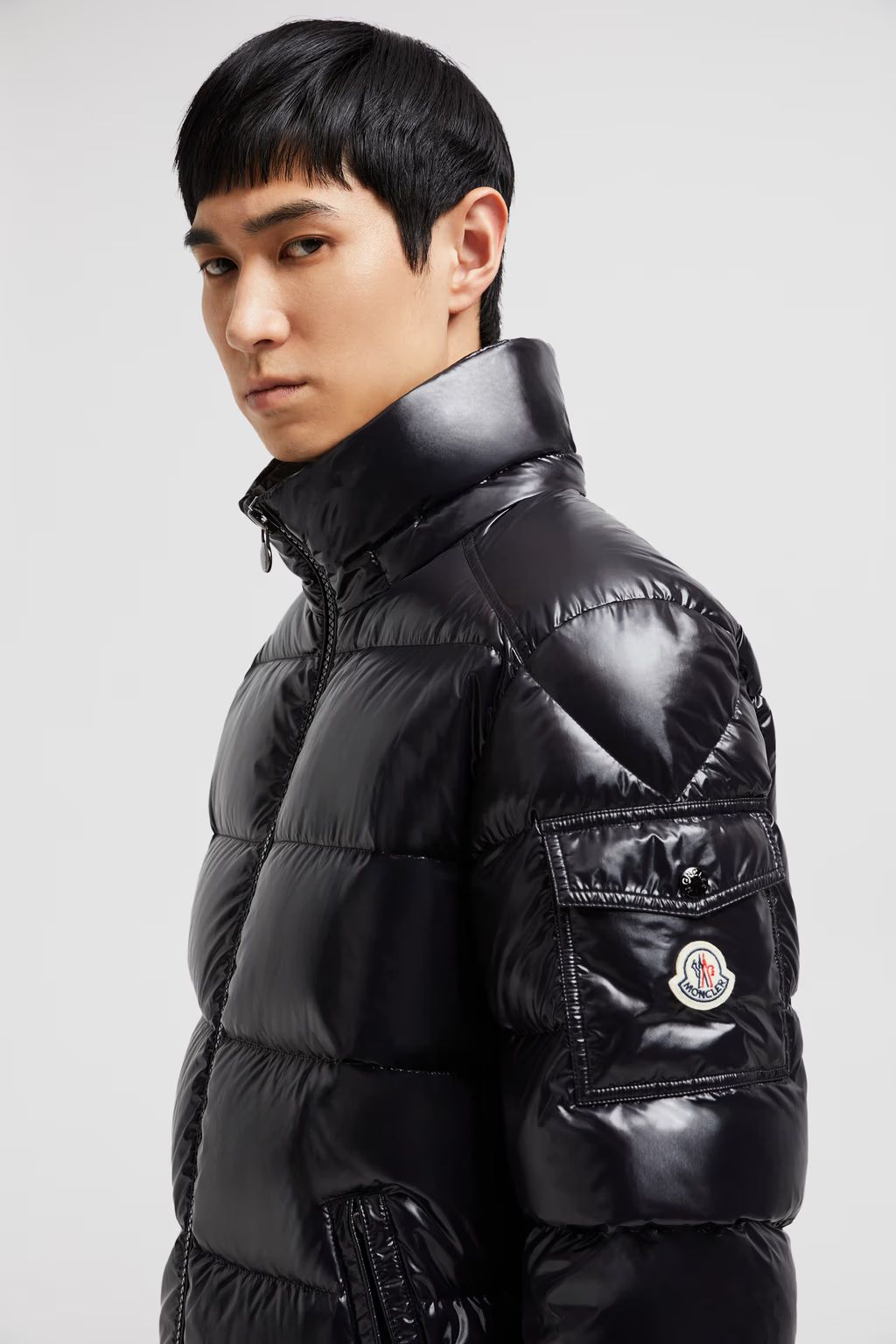 Monthtcler Maya Hooded Short Down Jacket