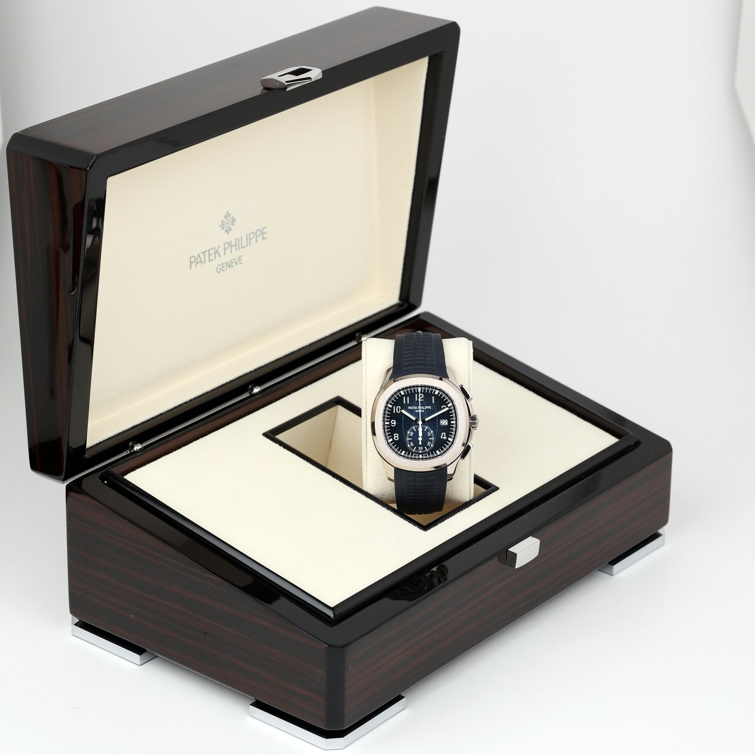 PATthtEK PHILIthtPPE AQUANAUT CHRONOGRAPH 42MM