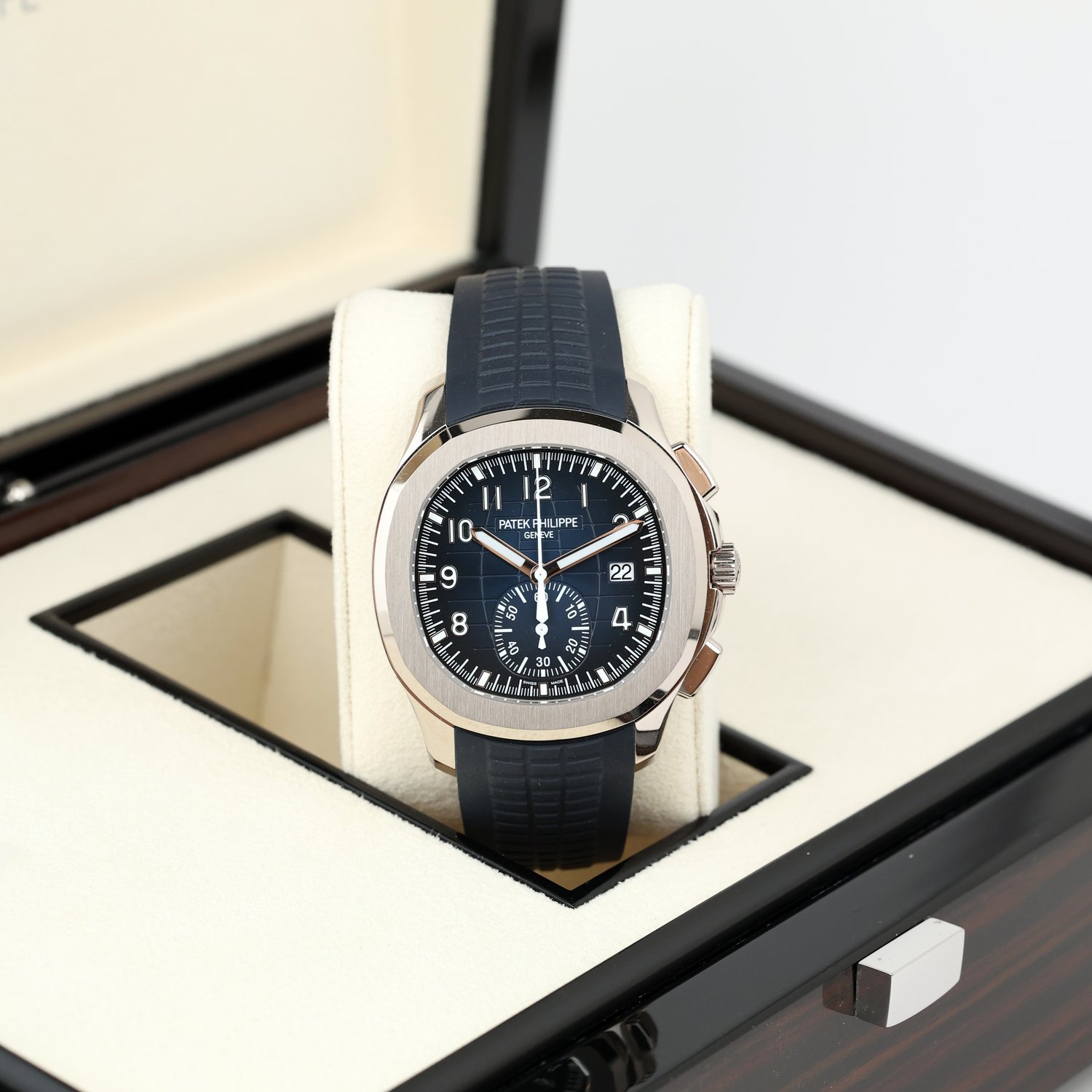 PATthtEK PHILIthtPPE AQUANAUT CHRONOGRAPH 42MM