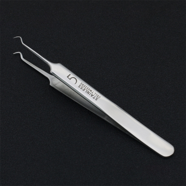 Mitesser- und Akneklammer aus Edelstahl