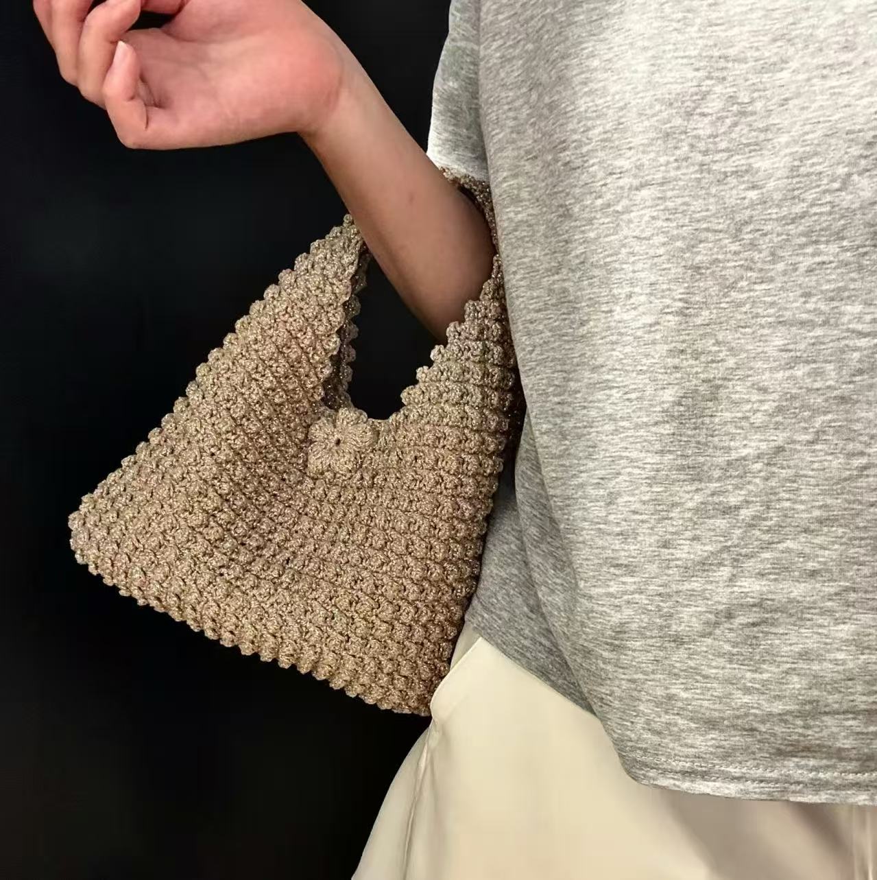 Shiny woven bag