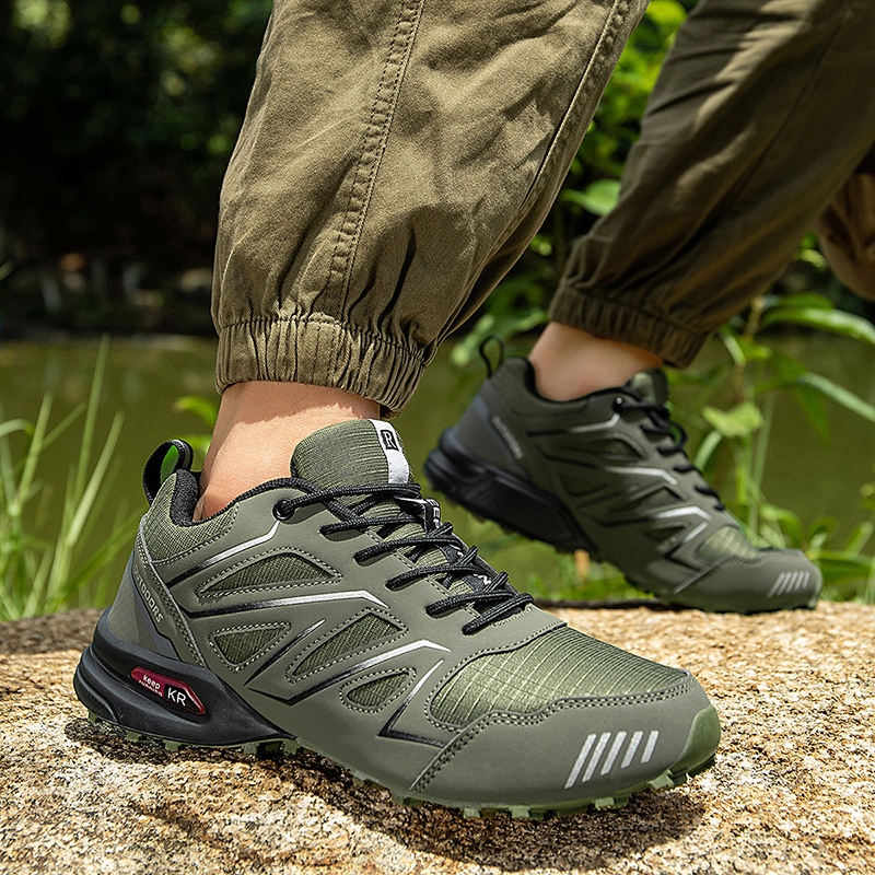 Scarpe ortopediche dal design ergonomico per dolori alla schiena, alle articolazioni e ai piedi: adatte a tutti gli uomini