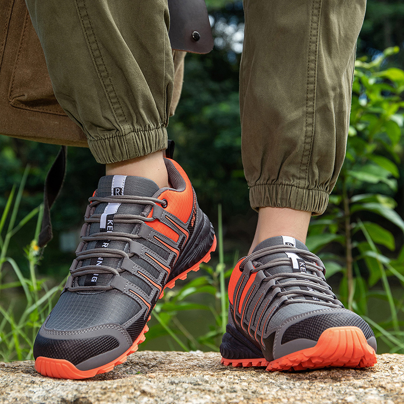 Scarpe ortopediche dal design ergonomico per dolori alla schiena, alle articolazioni e ai piedi: adatte a tutti gli uomini