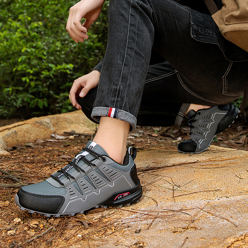 Scarpe ortopediche dal design ergonomico per dolori alla schiena, alle articolazioni e ai piedi: adatte a tutti gli uomini