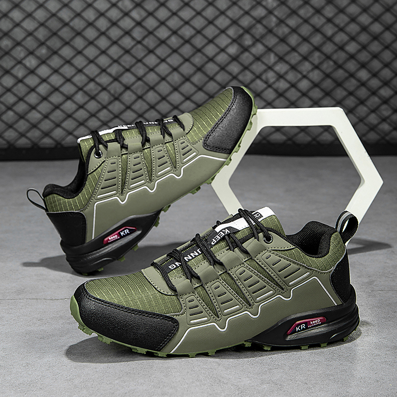 Scarpe ortopediche dal design ergonomico per dolori alla schiena, alle articolazioni e ai piedi: adatte a tutti gli uomini