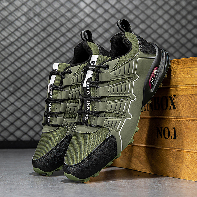 Scarpe ortopediche dal design ergonomico per dolori alla schiena, alle articolazioni e ai piedi: adatte a tutti gli uomini