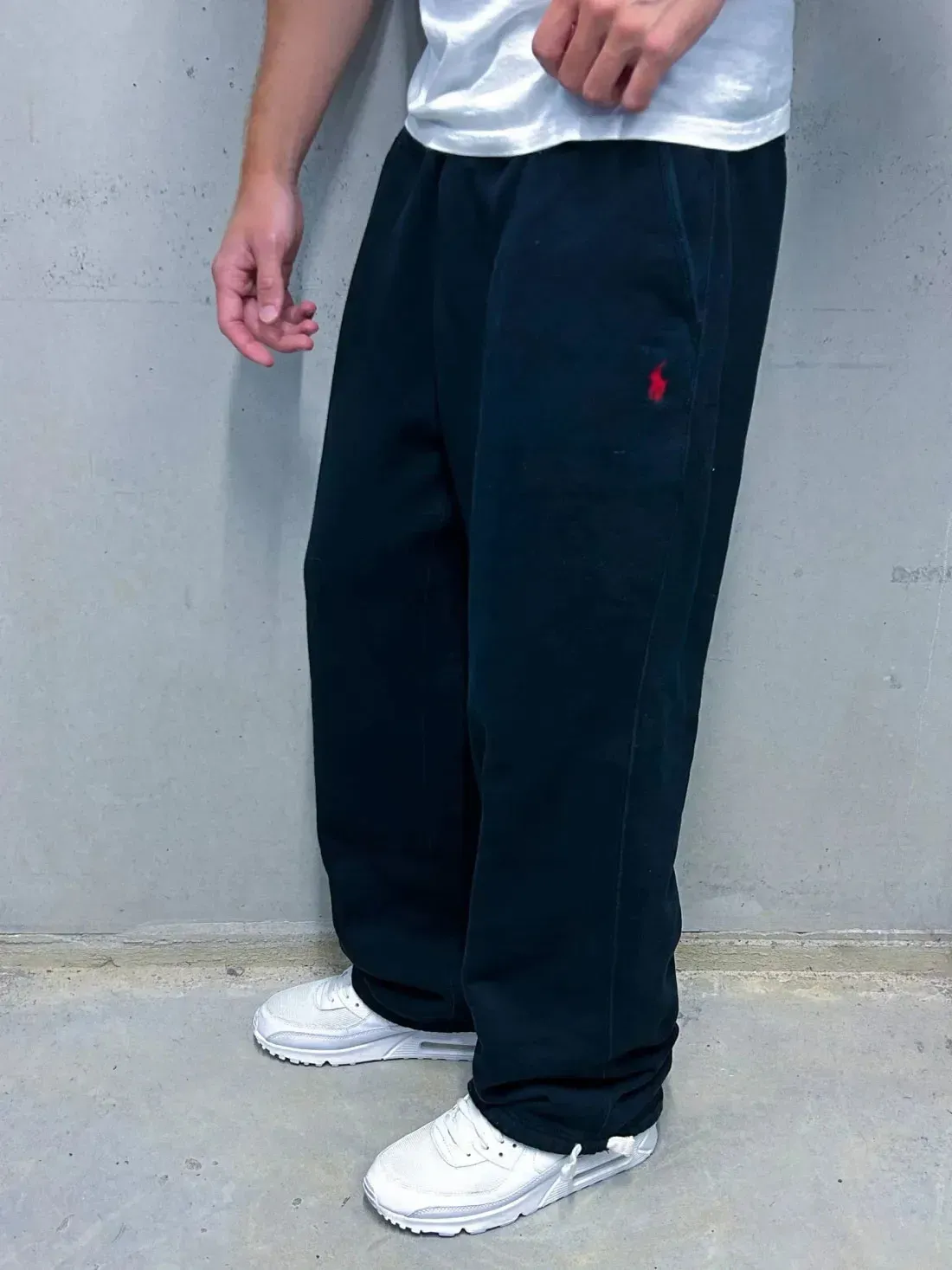 PL UNISEX BAGGY SWEATPANTS Image - 3