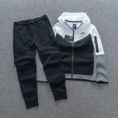 Conjunto  Tech Fleece Image - 1