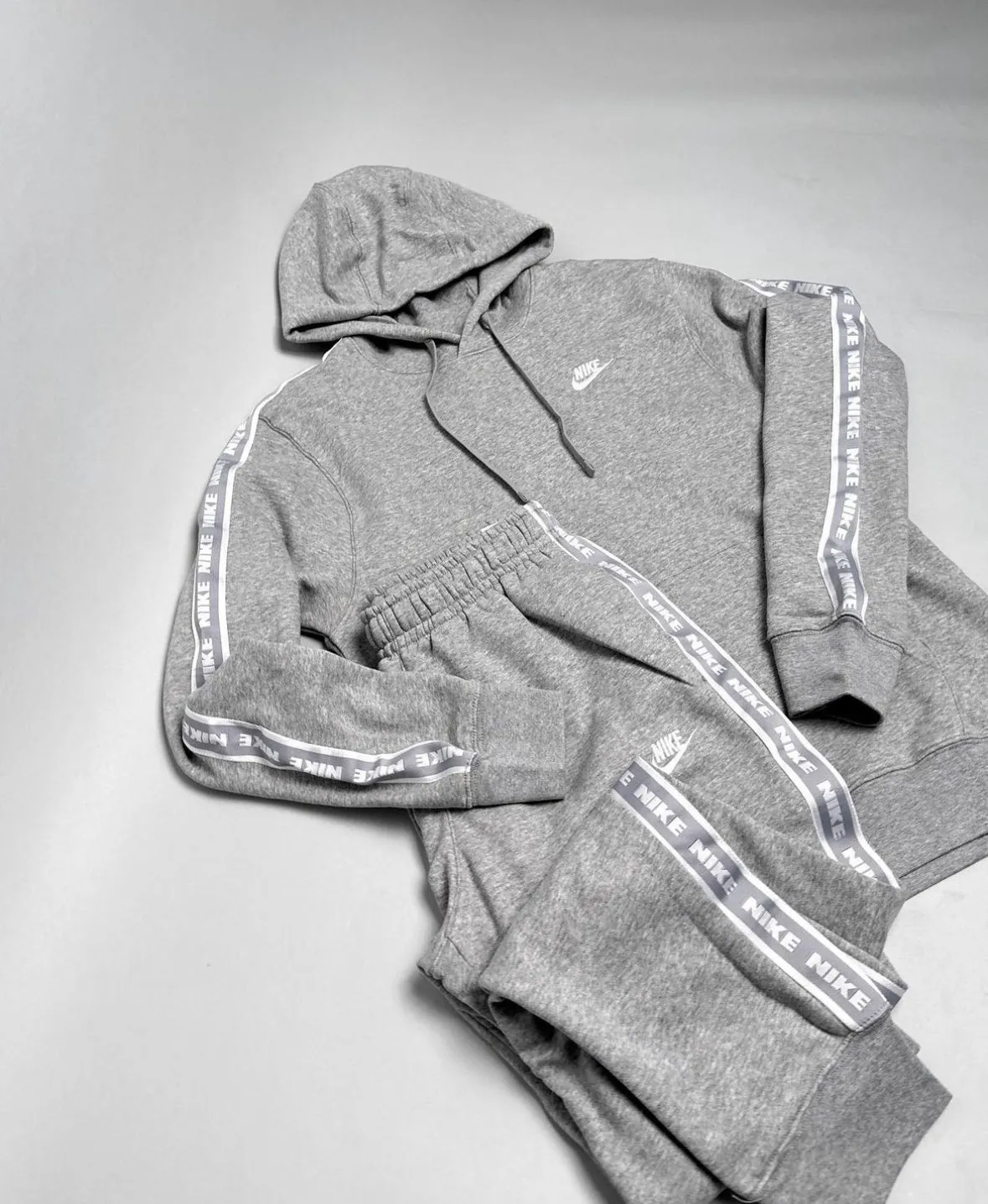 Conjunto  Tracksuit Europa Image - 1