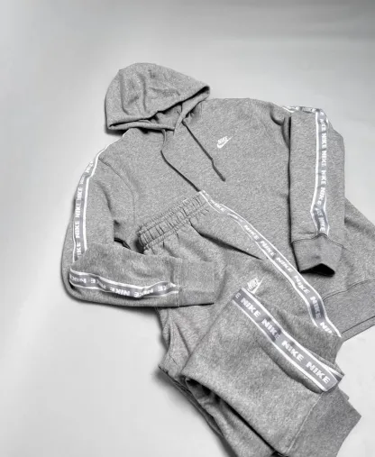 Conjunto  Tracksuit Europa Image - 1