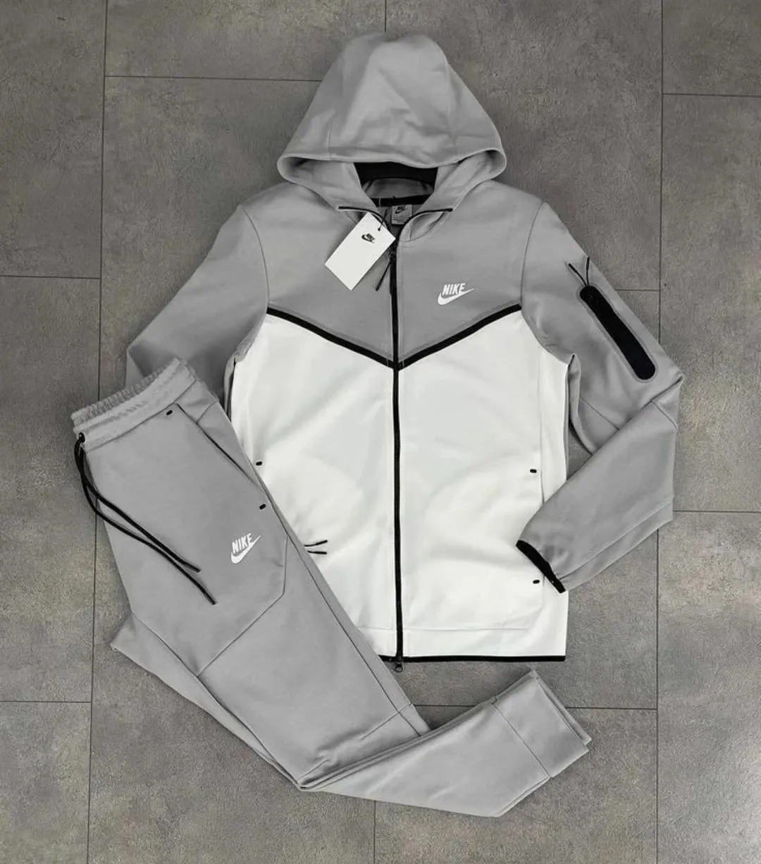 Conjunto Tech Fleece Image - 1