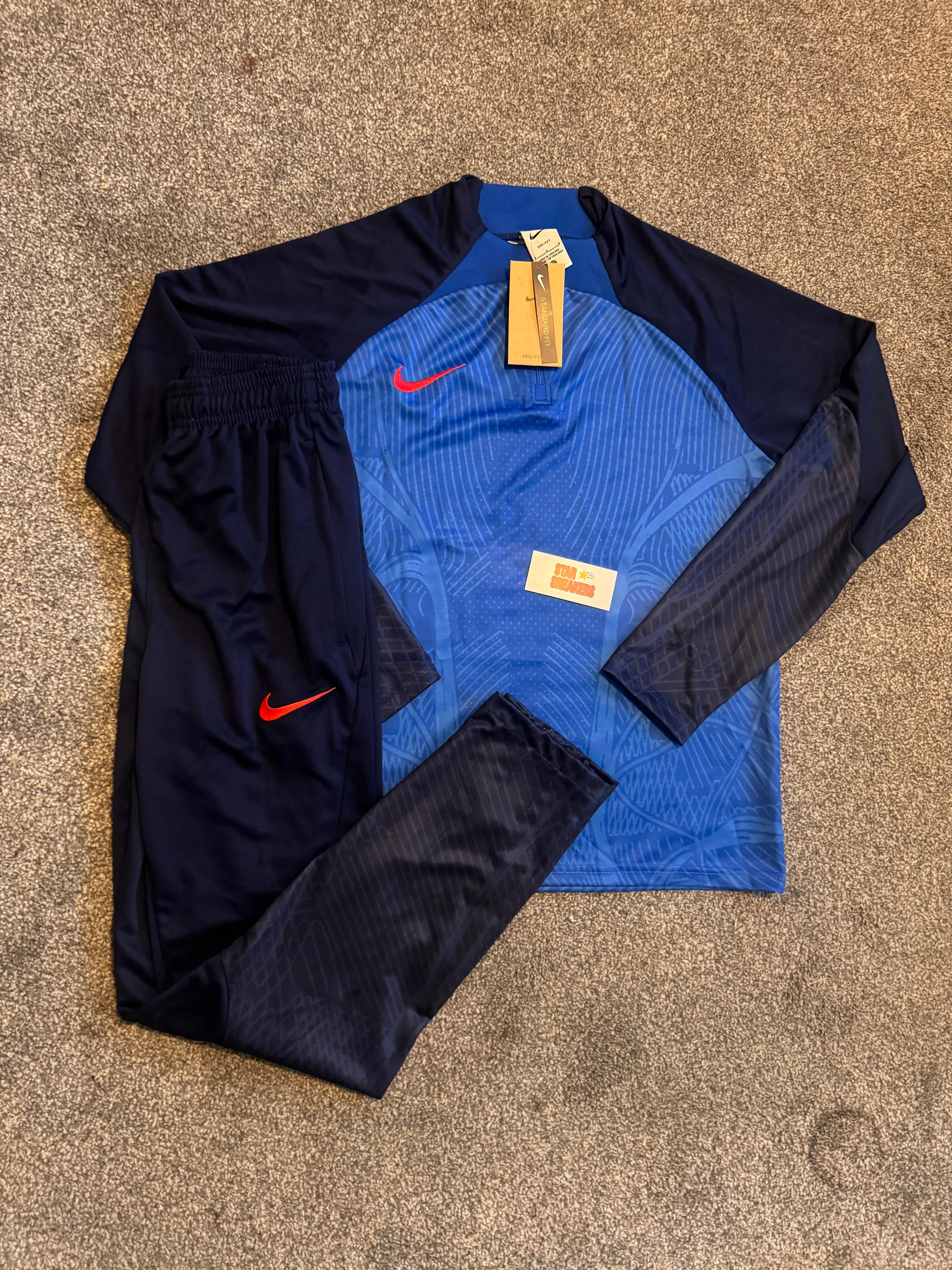 Dri-Fit Tracksuit Image - 1