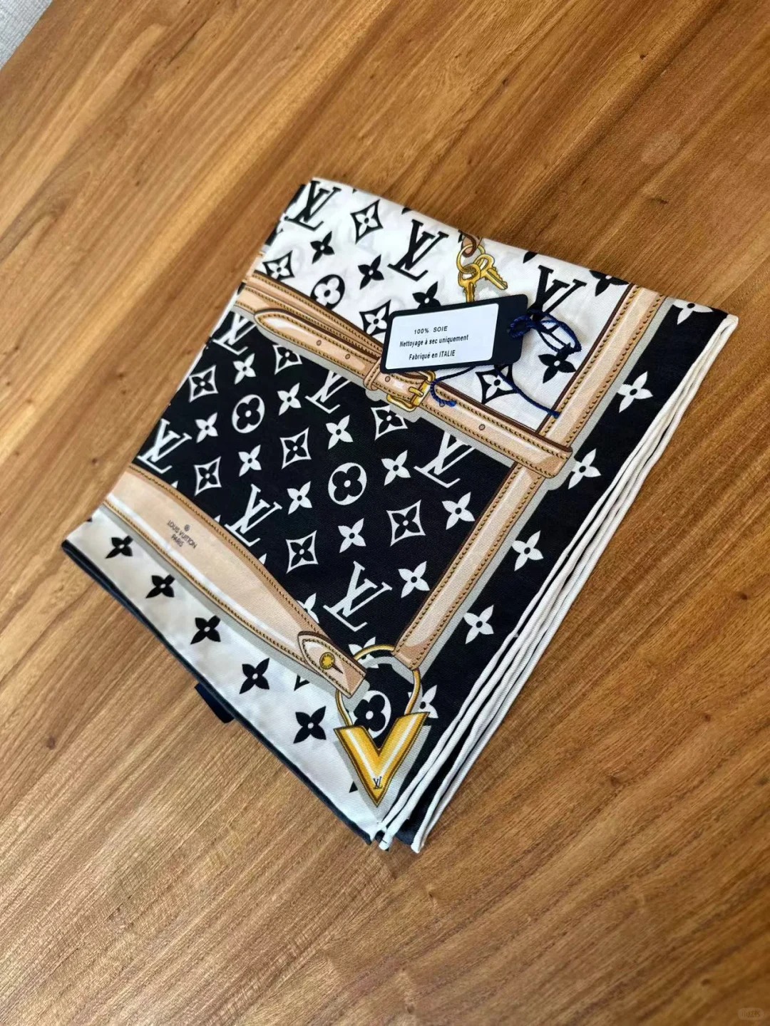 Louis Vuit 90x90cm Twill Silk Square Scarf