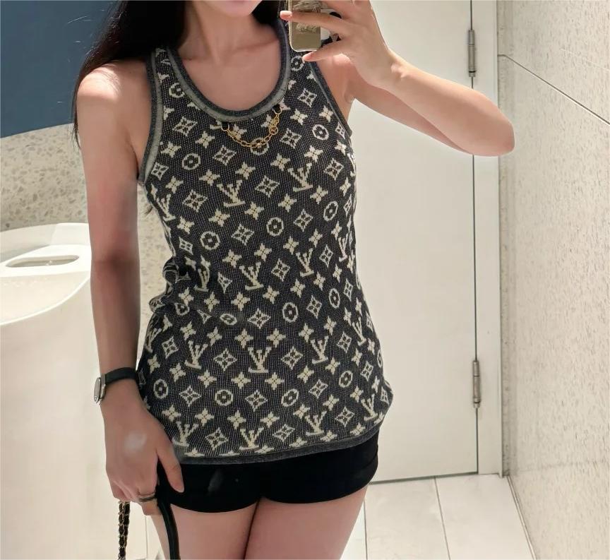 LU25SS Chain Logo Knit Vest