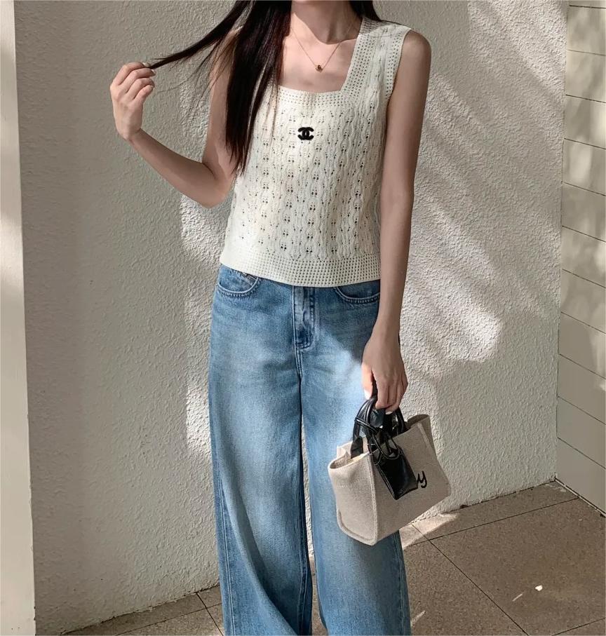 CHANE25SS Openwork Floral Knit Vest