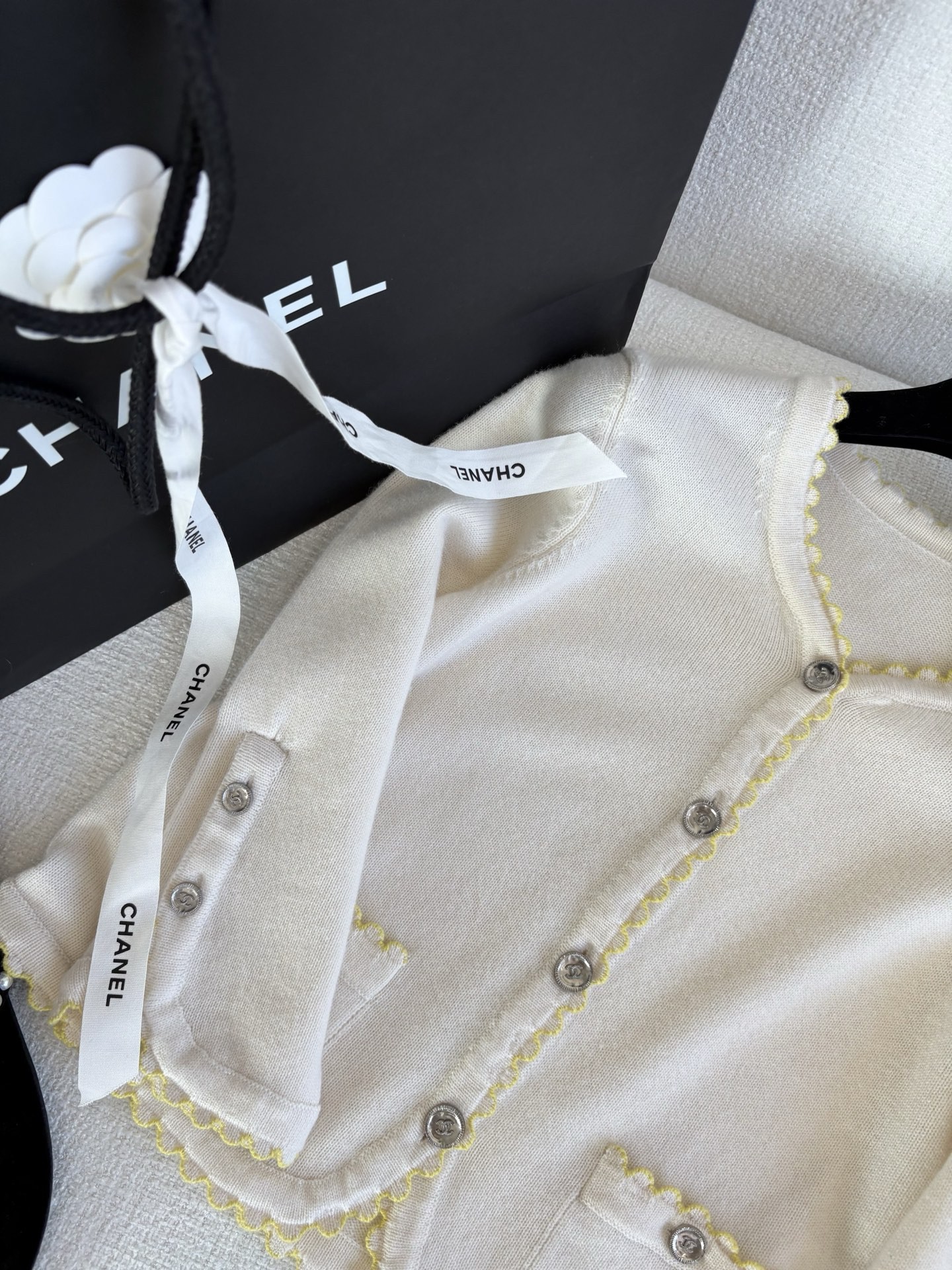 CHNEL Wave Lace Cashmere Cardigan