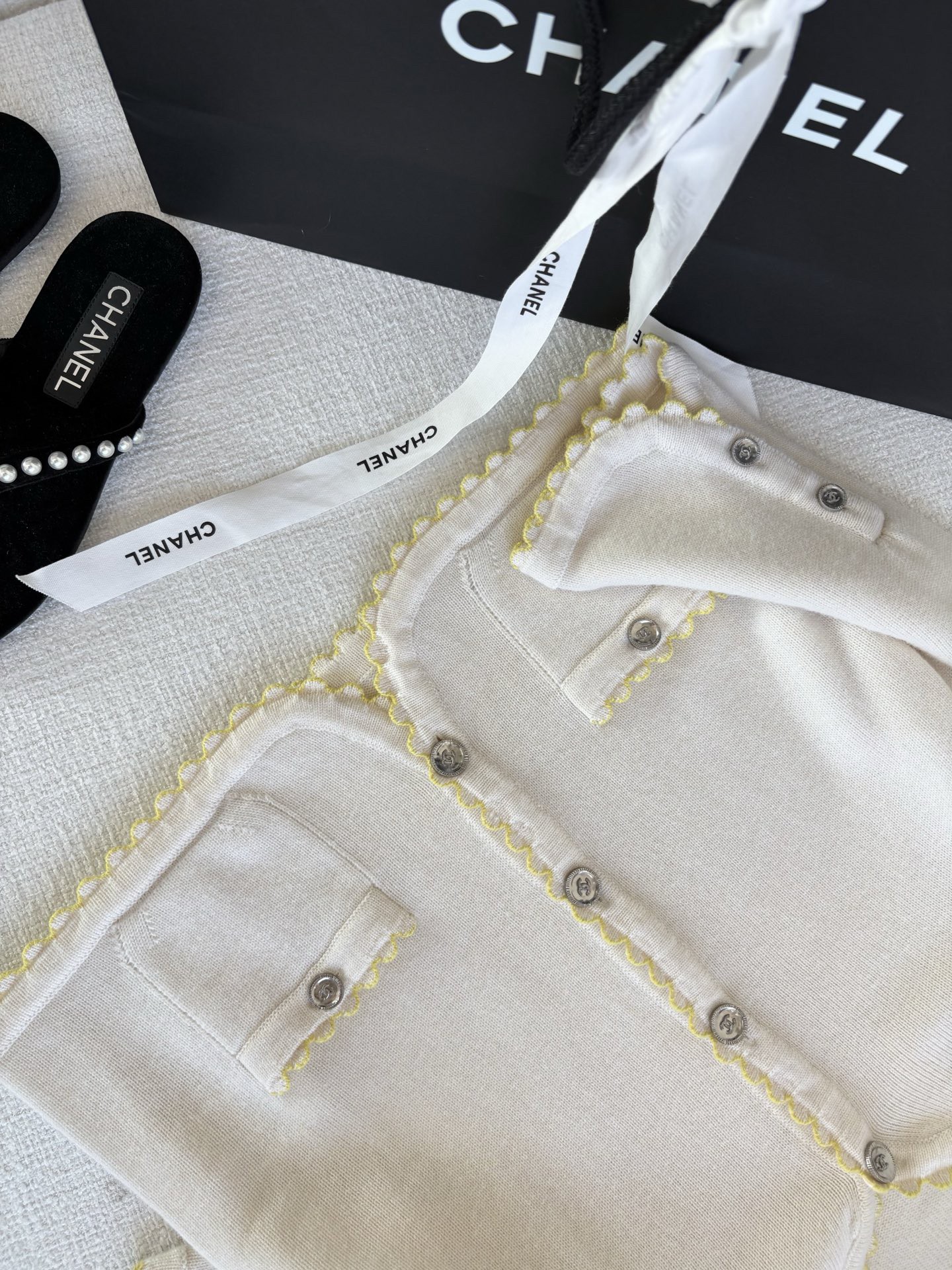 CHNEL Wave Lace Cashmere Cardigan