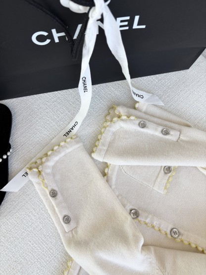 CHNEL Wave Lace Cashmere Cardigan