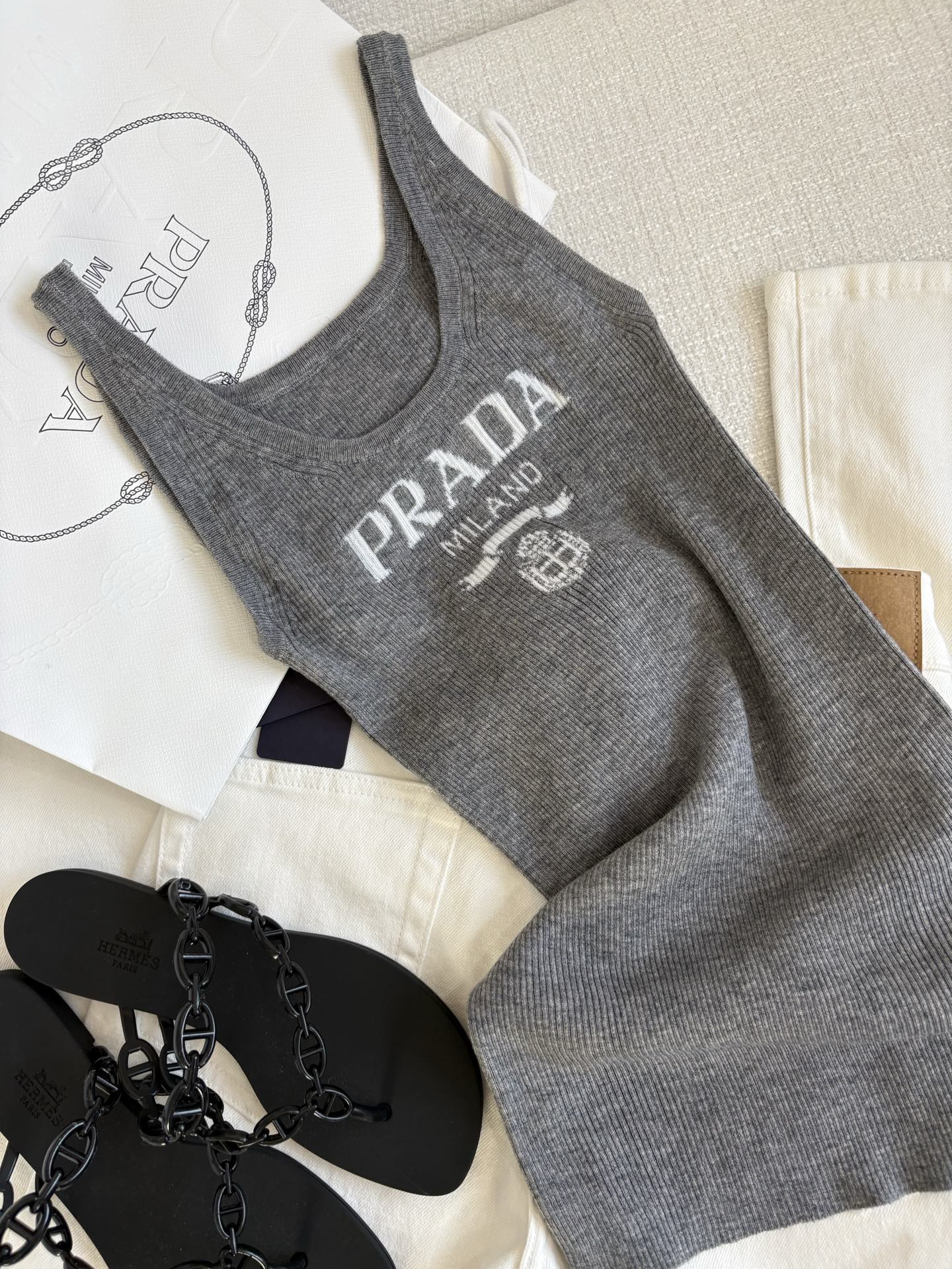 PRAD25SS Classic Knit Vest Light Grey