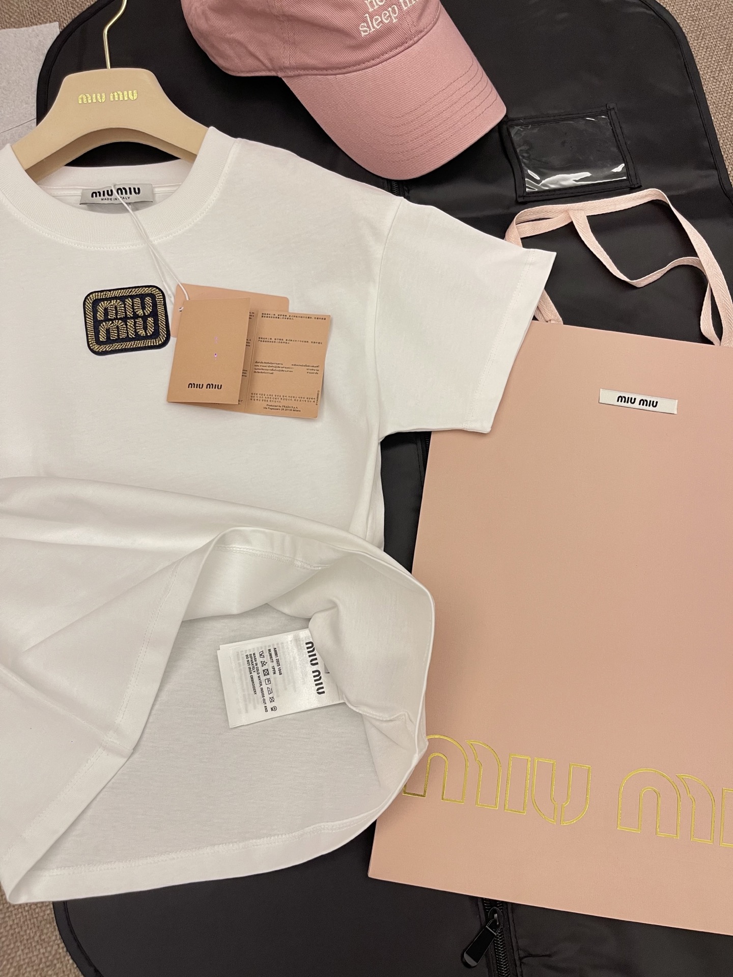 MIU25SS Gold Embroidered Monogram Set