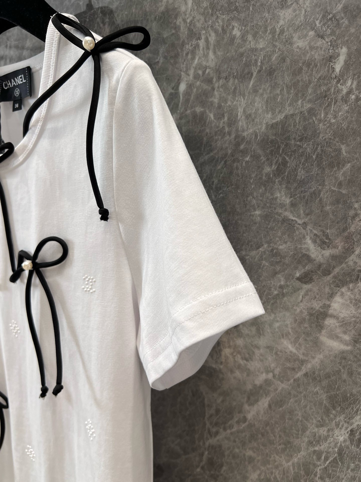 CHANE25SS round neck with rhinestone bow short sleeve t-shirt