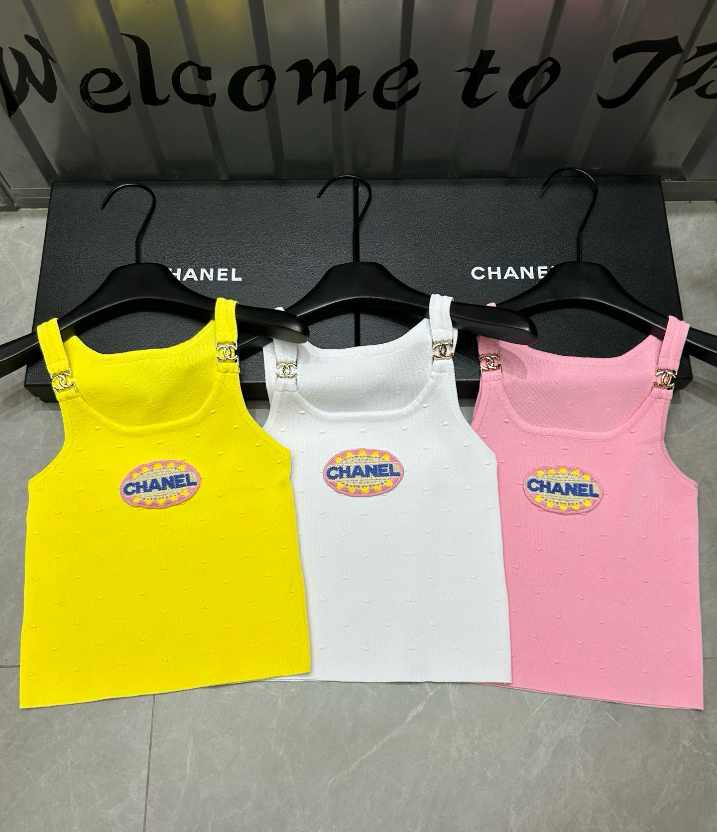 CHNEL Embroidered Badge Pellet Knit Vest