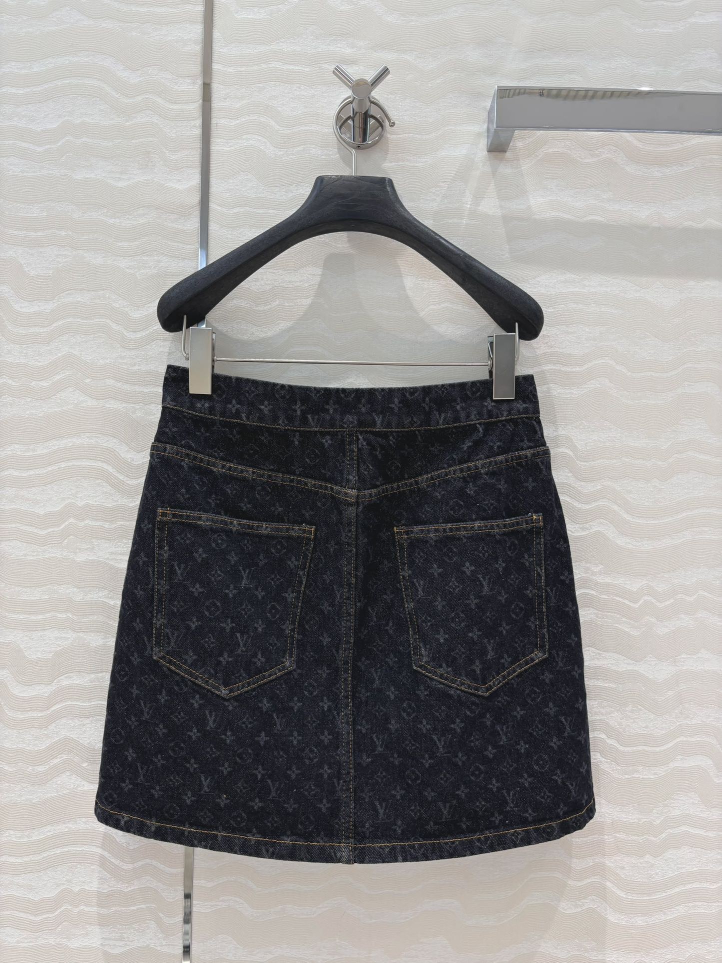 1v Denim Aged Half Skirt