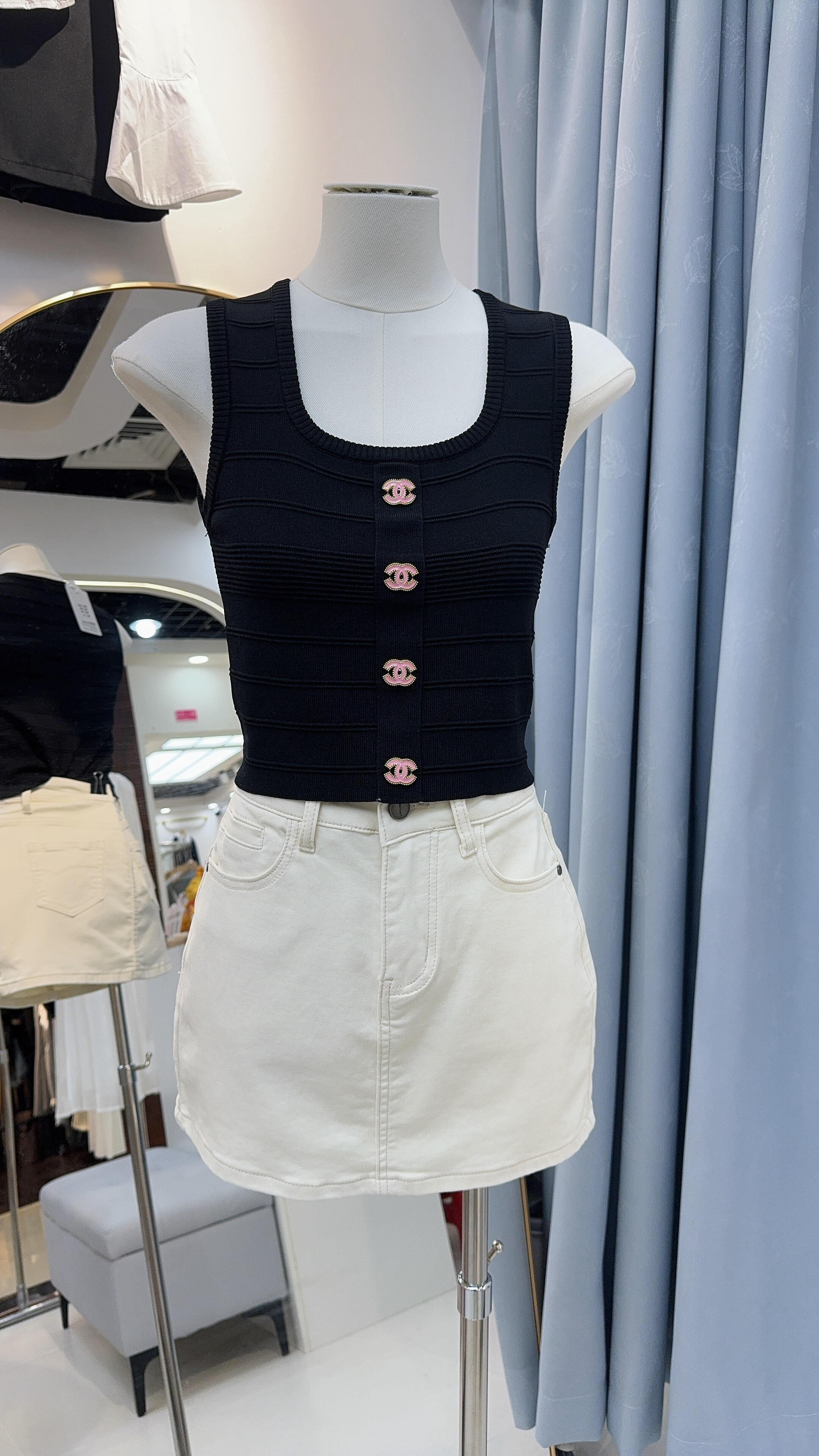 CHNEL knitted undershirt