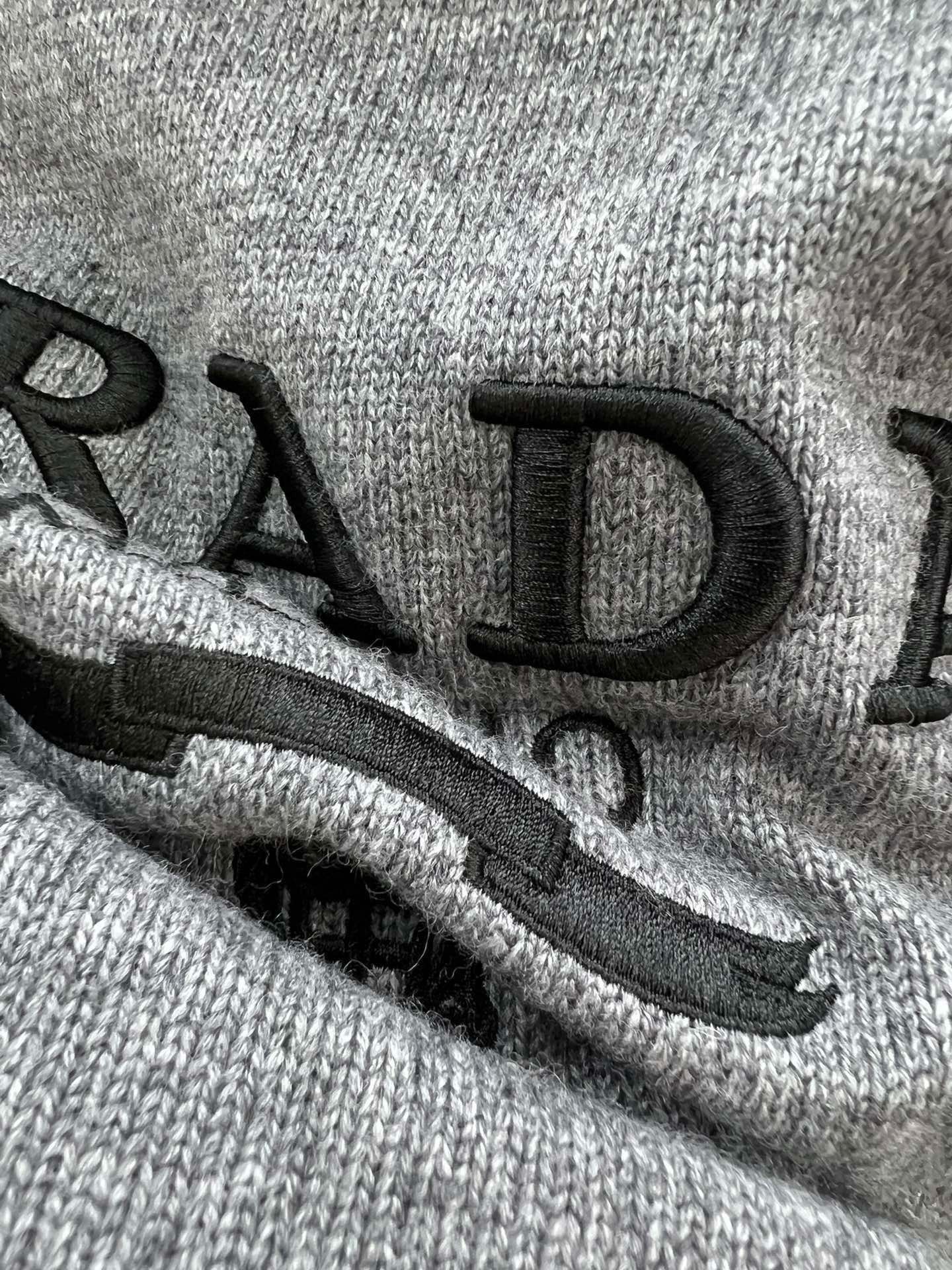 Prad Cashmere Letter Knit Short Sleeve