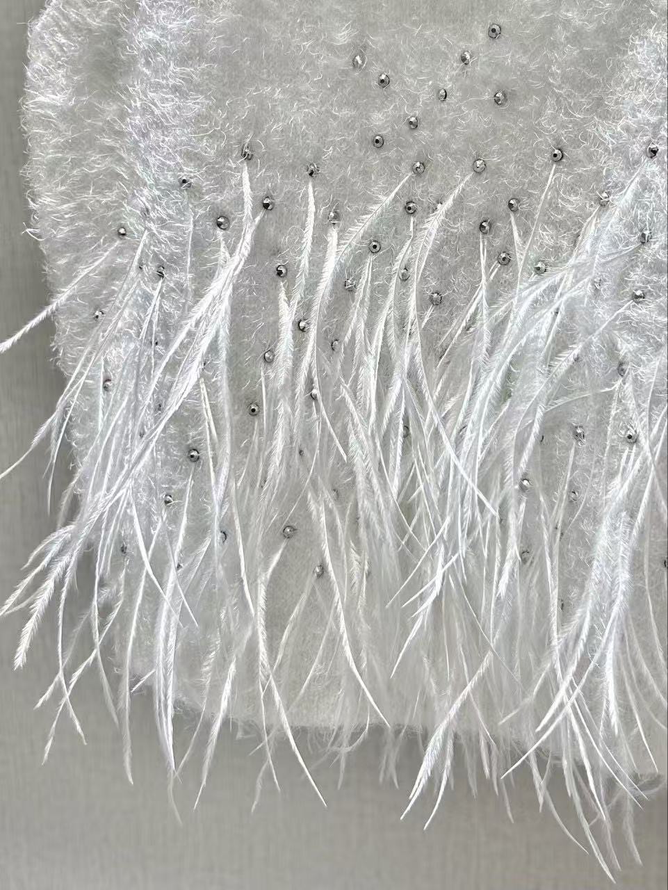 CHNEL diamond-encrusted feather knit undershirt