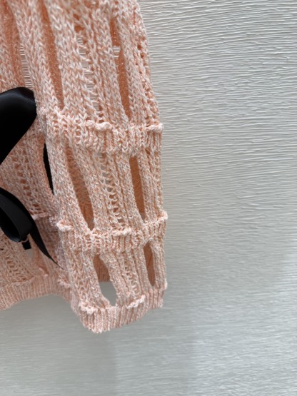 CHANE25SS V-neck cut-out knit vest