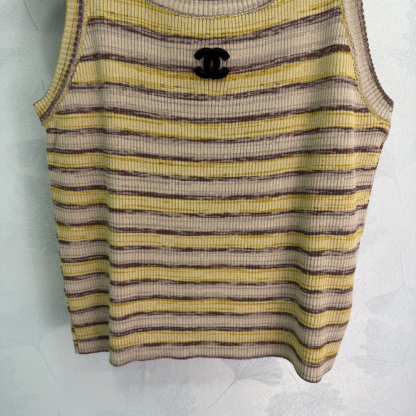 CHANE25SS Striped Knit Vest