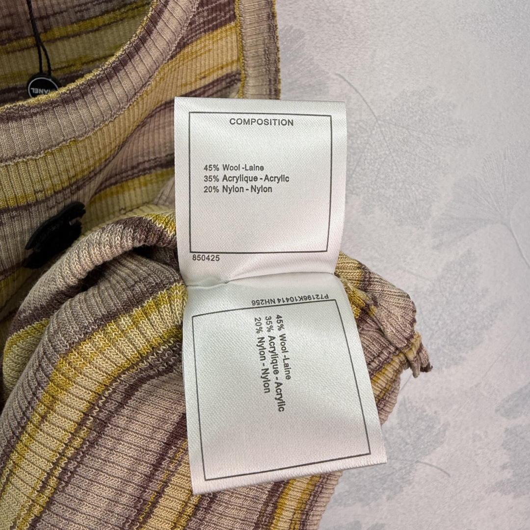 CHANE25SS Striped Knit Vest